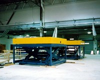 Single scissor material handling lift